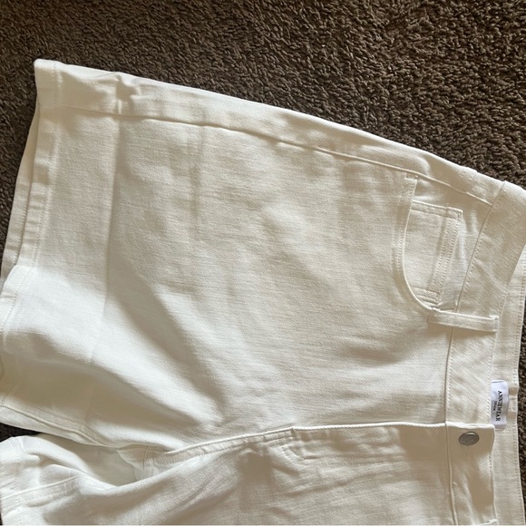Stylish Cream Jean Shorts - Picture 4 of 6